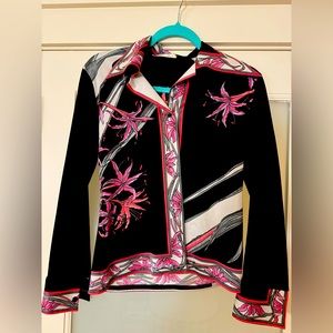 Patterned button up top